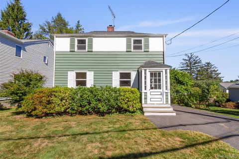 Photo of 15 Davis Avenue, Valhalla, NY 10595 (MLS # 919625)