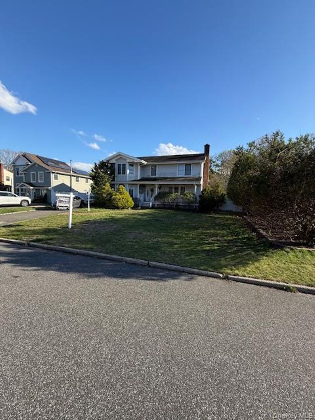 Photo of 90 Fawn Drive, East Islip, NY 11730 (MLS # 988423)
