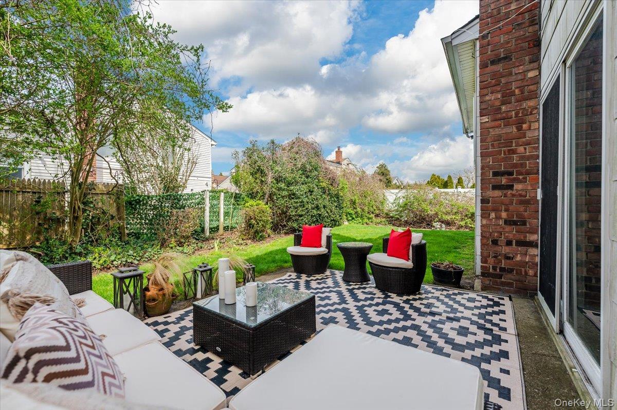 Atlantic Beach, New York 11509, United States, 4 Bedrooms Bedrooms, ,3 BathroomsBathrooms,Residential,Active,197312