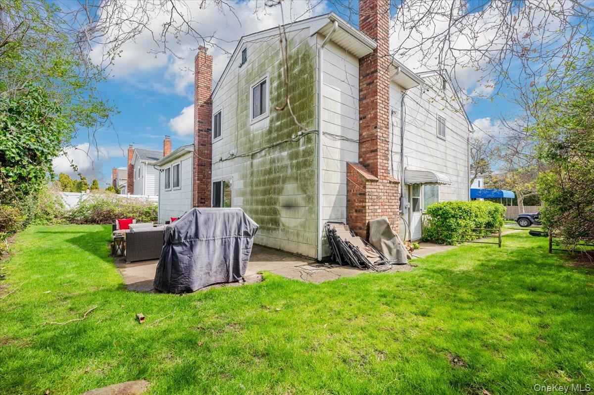 Atlantic Beach, New York 11509, United States, 4 Bedrooms Bedrooms, ,3 BathroomsBathrooms,Residential,Active,197312