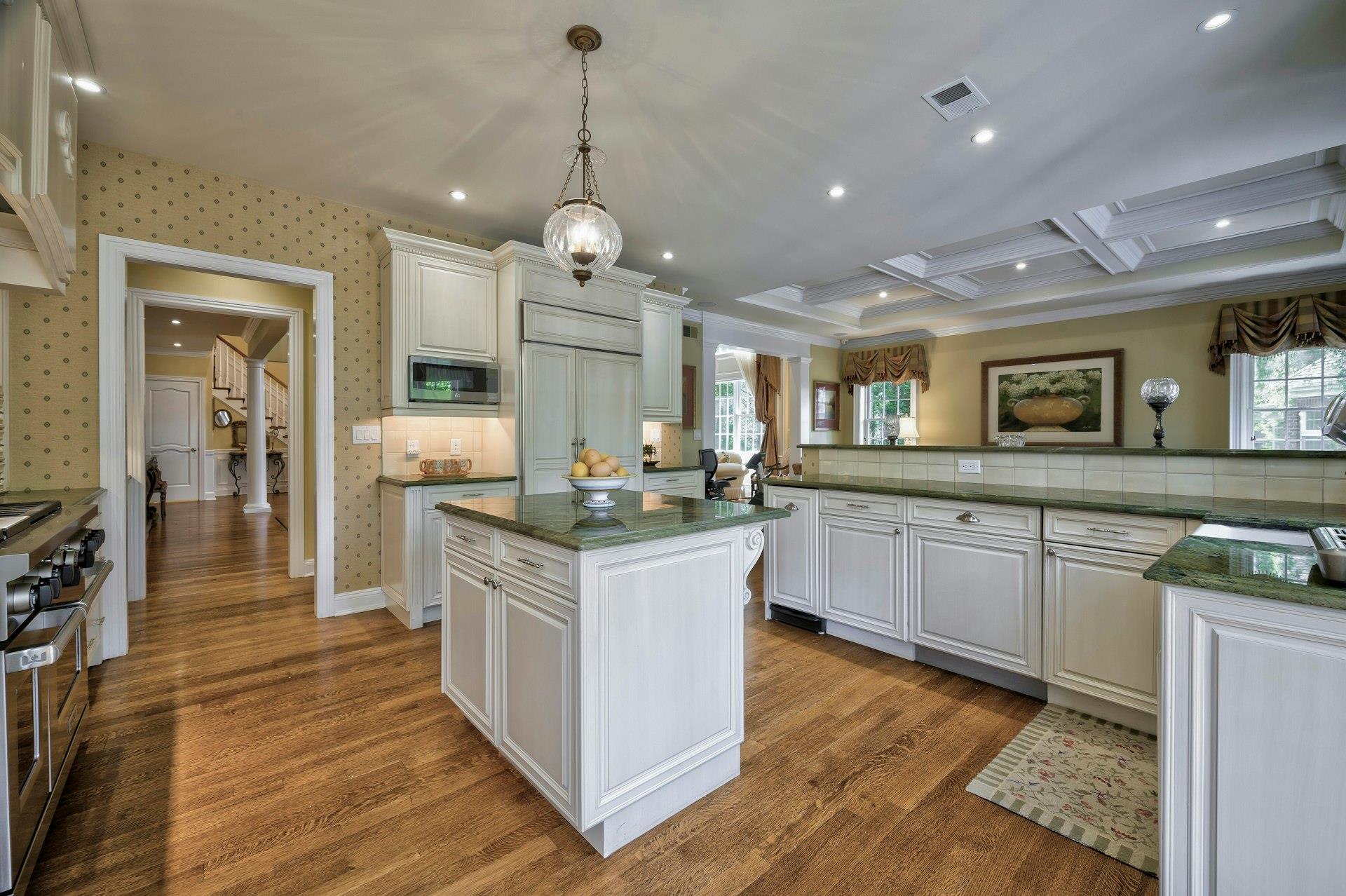 21 Hathaway Lane, Manhasset, New York image 23