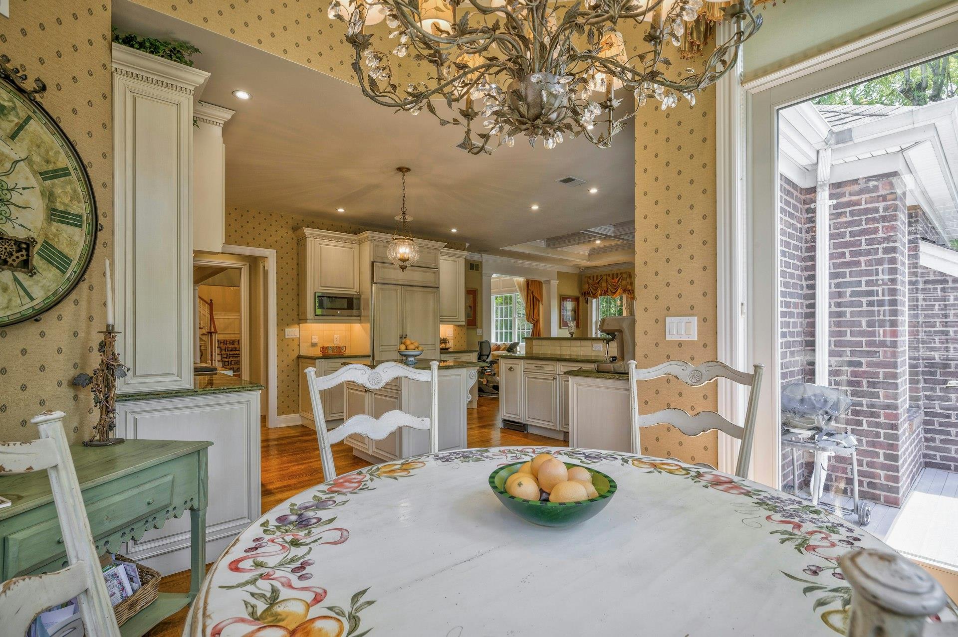 21 Hathaway Lane, Manhasset, New York image 24