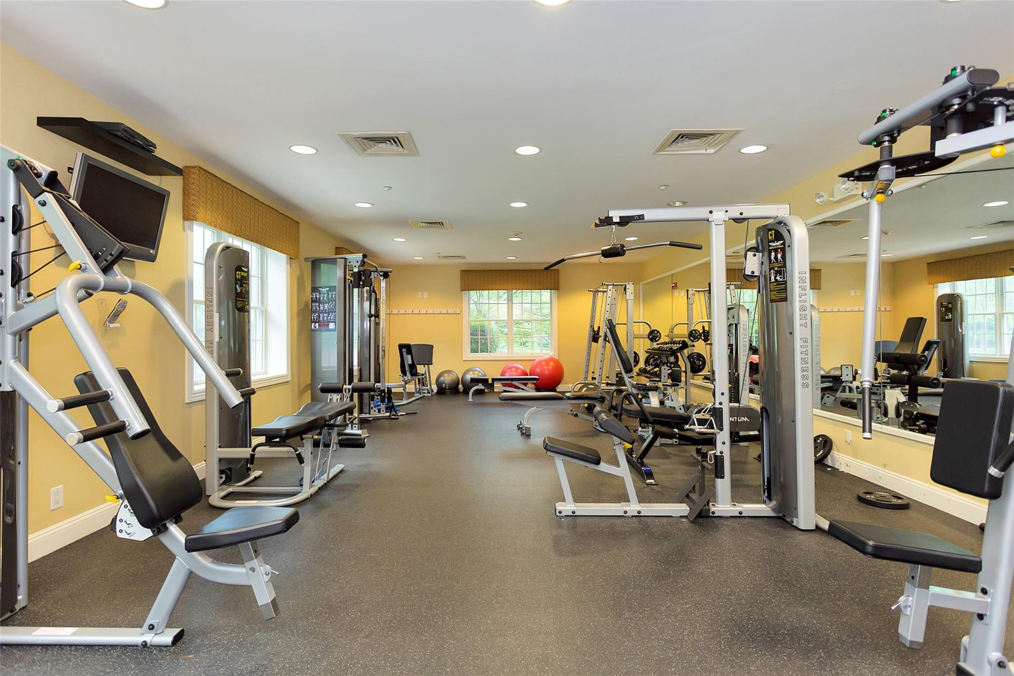 21 Hathaway Lane, Manhasset, New York image 47