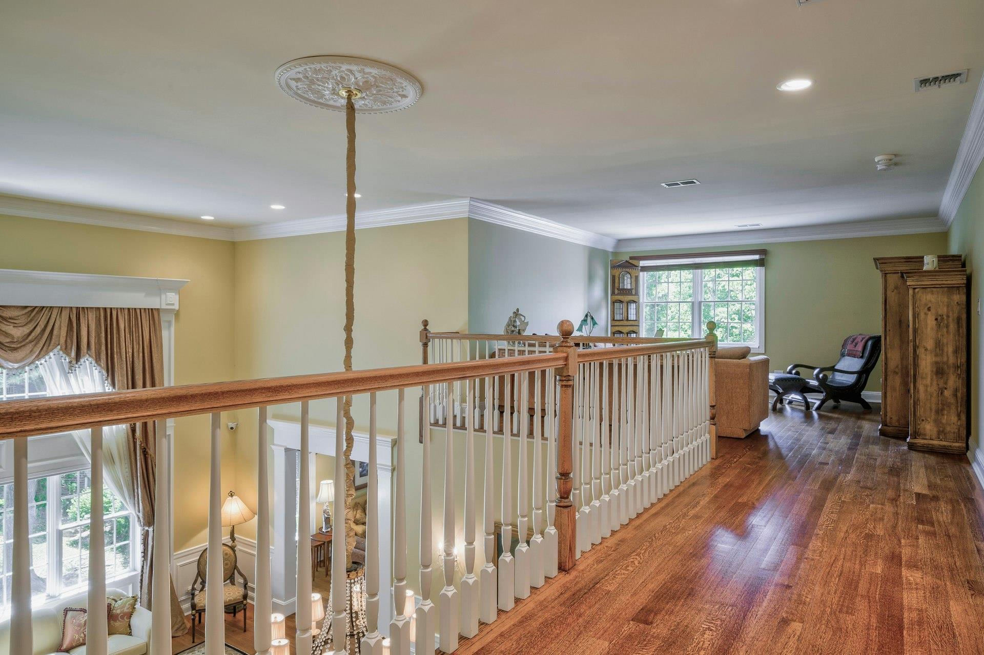 21 Hathaway Lane, Manhasset, New York image 33