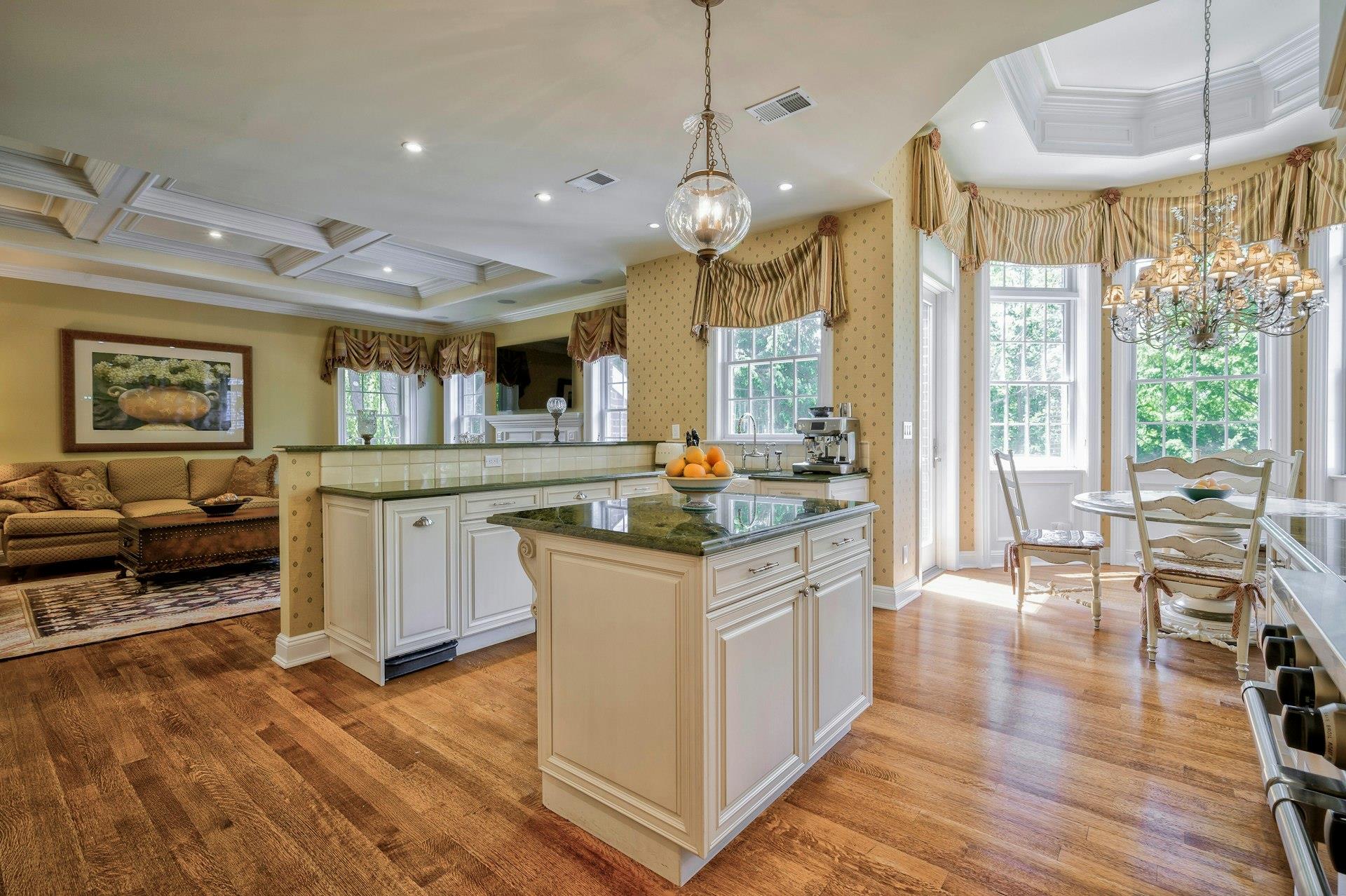 21 Hathaway Lane, Manhasset, New York image 20