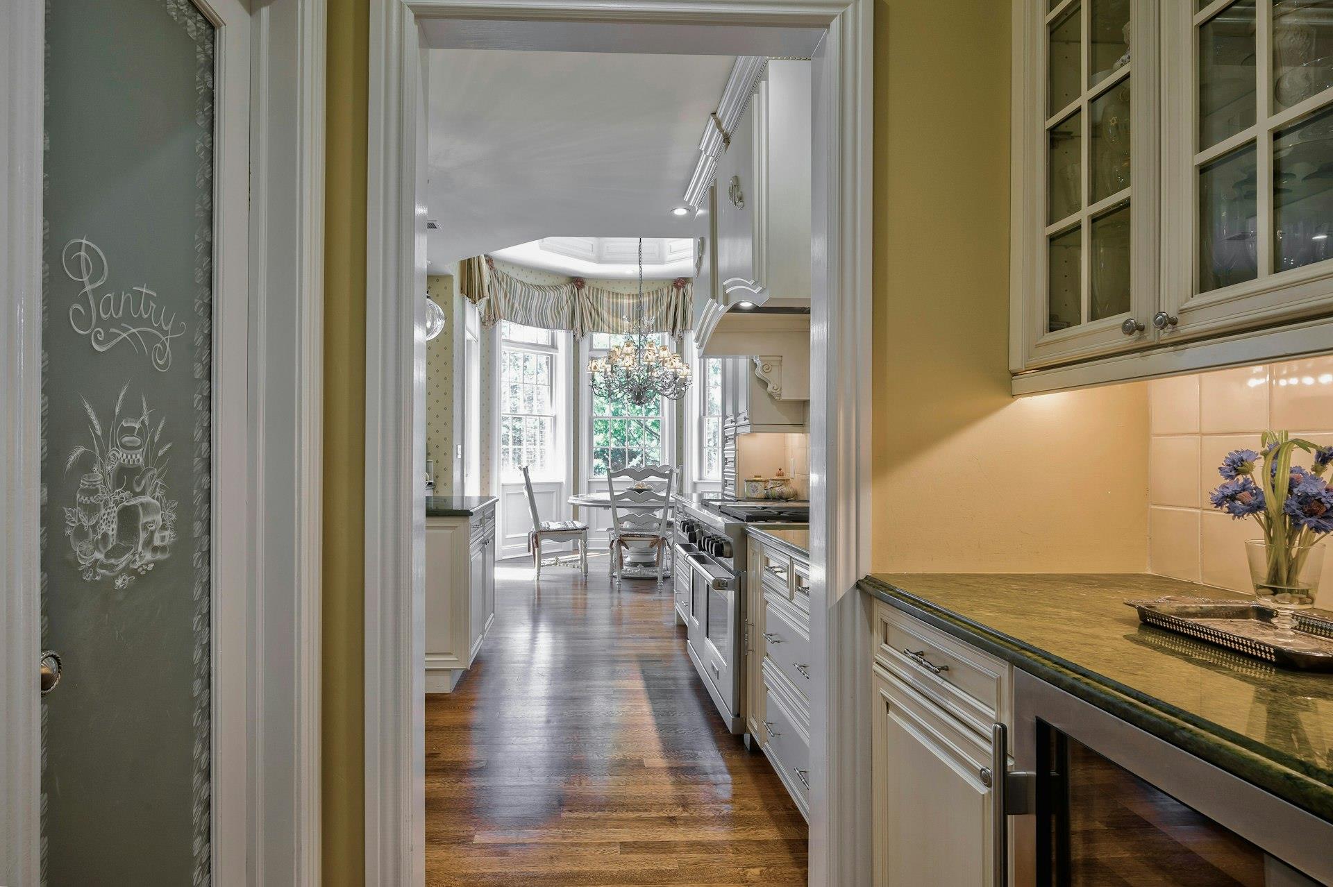 21 Hathaway Lane, Manhasset, New York image 25