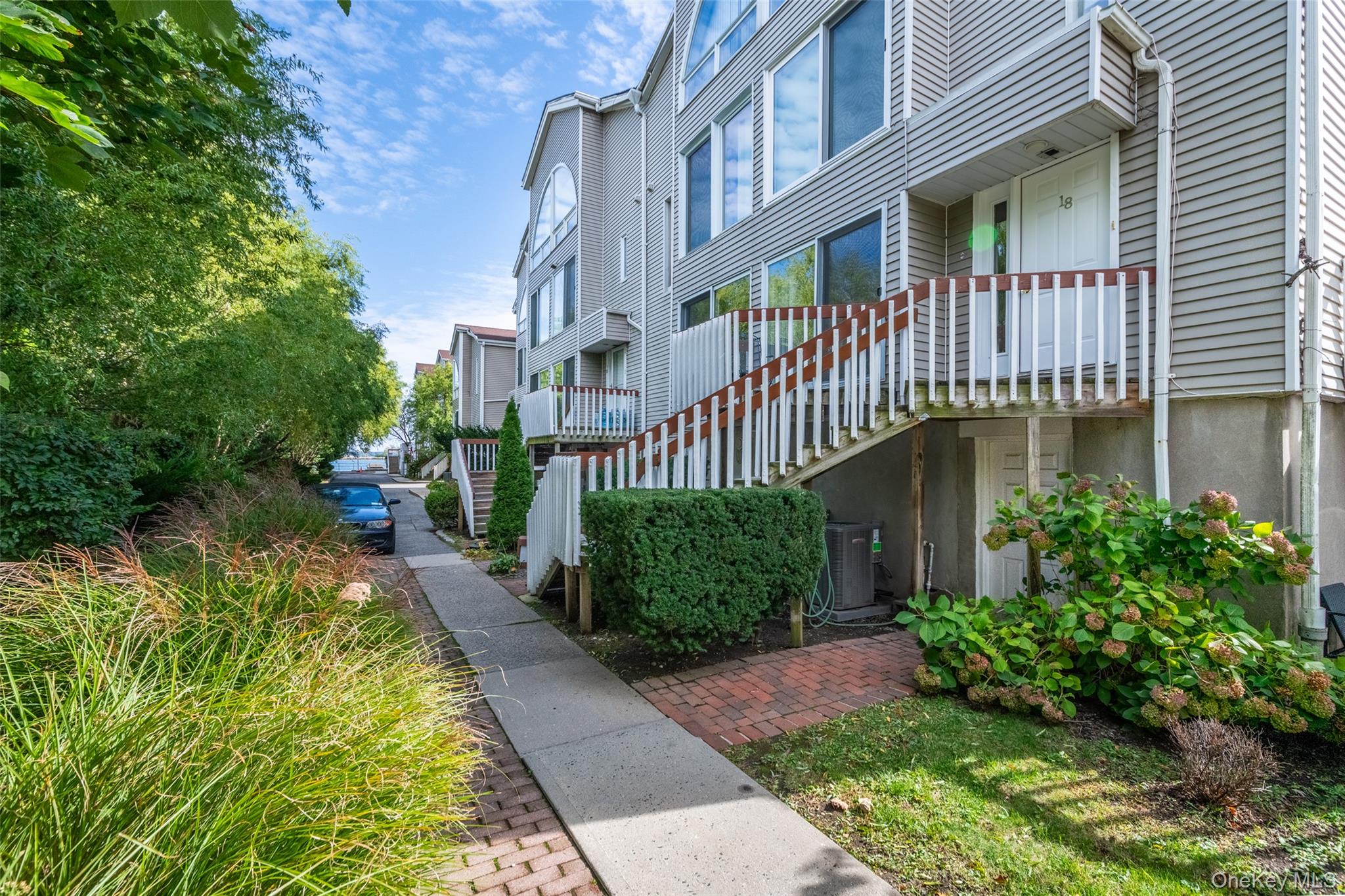 18 Windward Lane 17