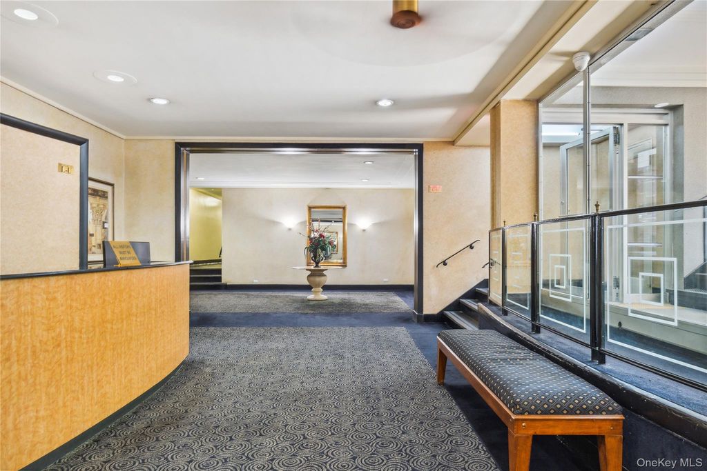 Photo of 123-35 82nd Rd #4D, Kew Gardens, NY 11415 (MLS # 978449)