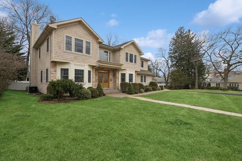60 Spring Hill Road East Hills NY 11577