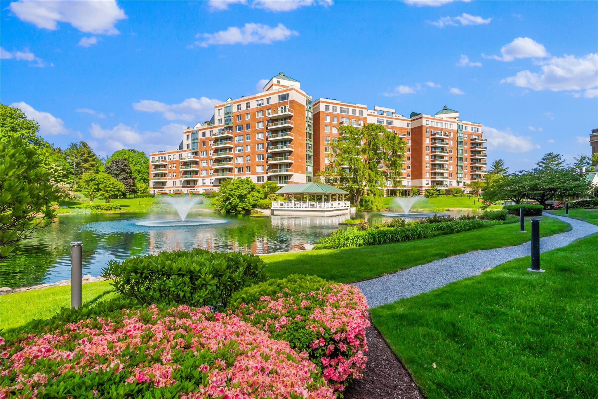 100 Hilton Avenue #510 E, Garden City, New York image 3