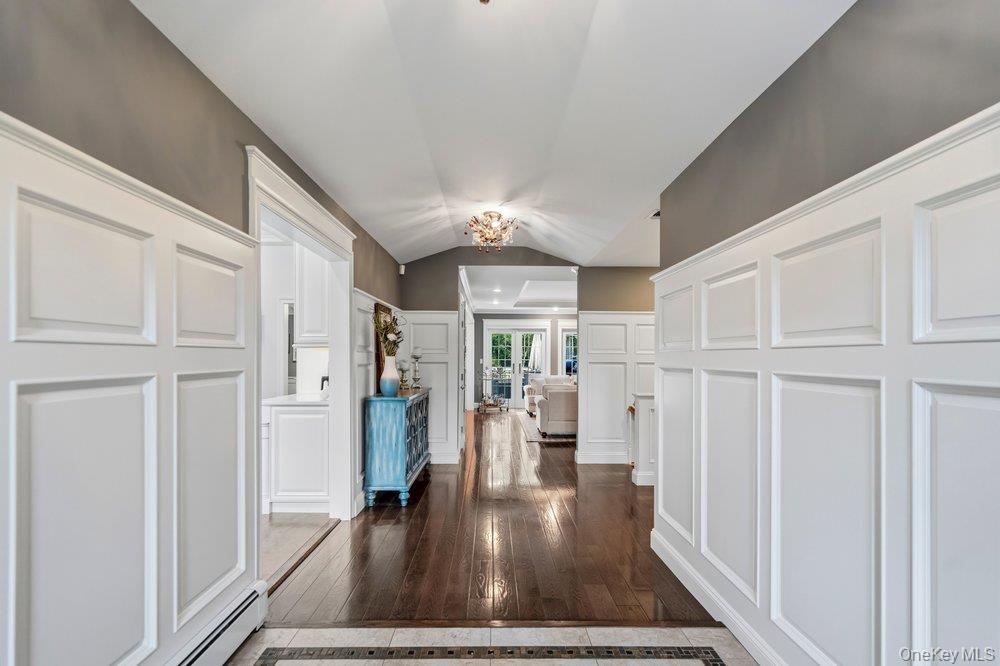 6 Colonial Gate