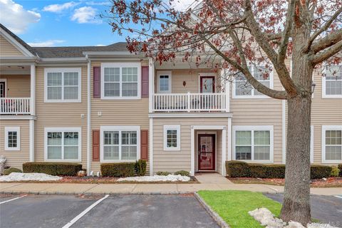 67 Warwick Drive Massapequa NY 11758