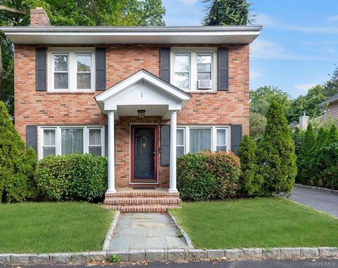 1 Motts Lane Glen Cove NY 11547