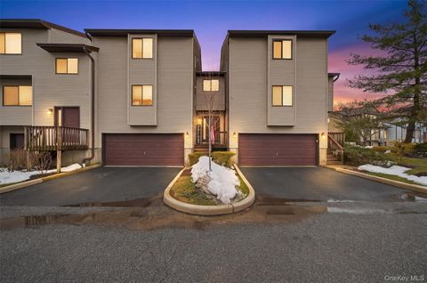 Condo For Sale - 15 Kings Court<br/> Nanuet, NY 10954