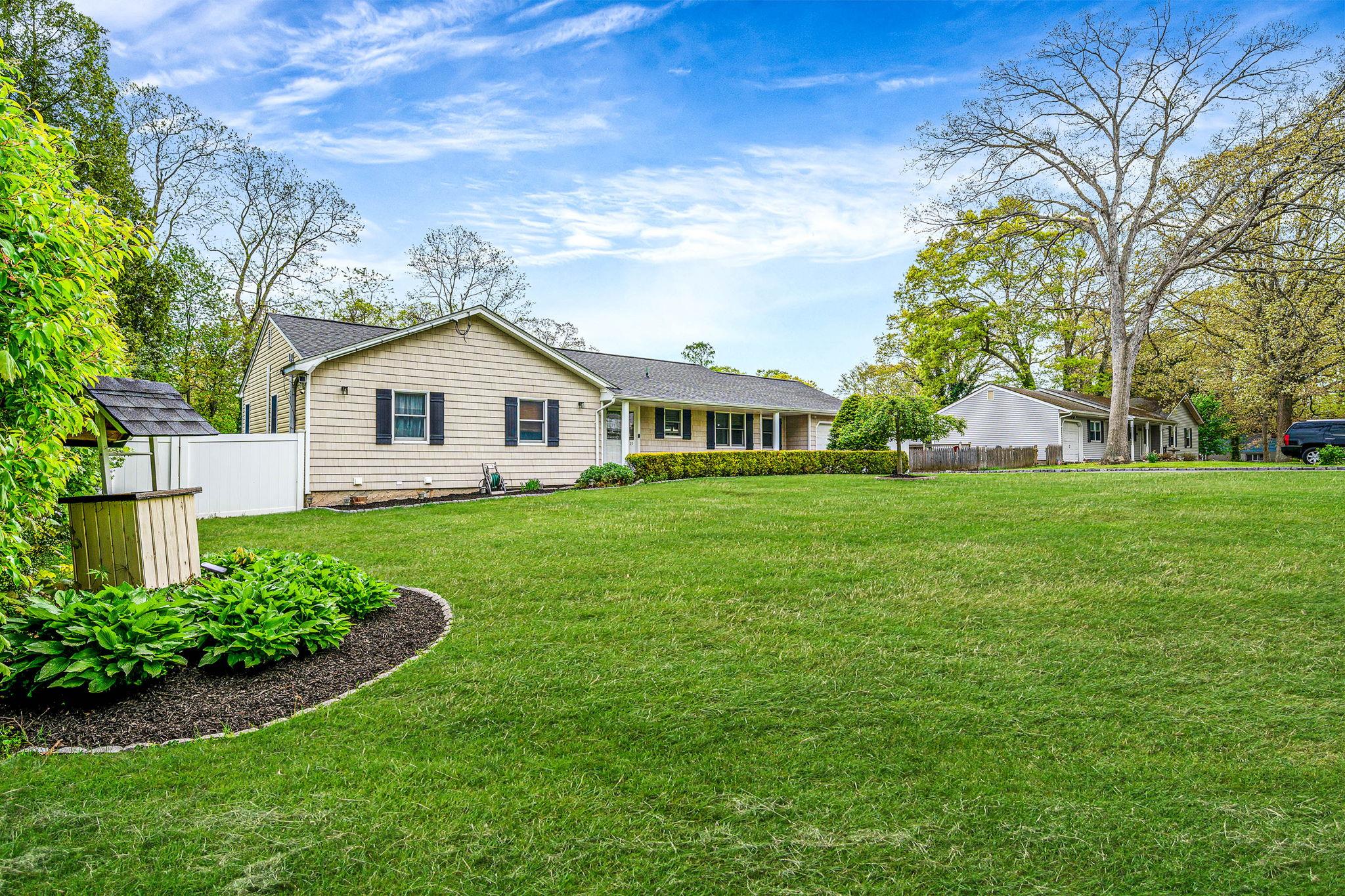 25 Whitewood Drive, Rocky Point, New York image 3