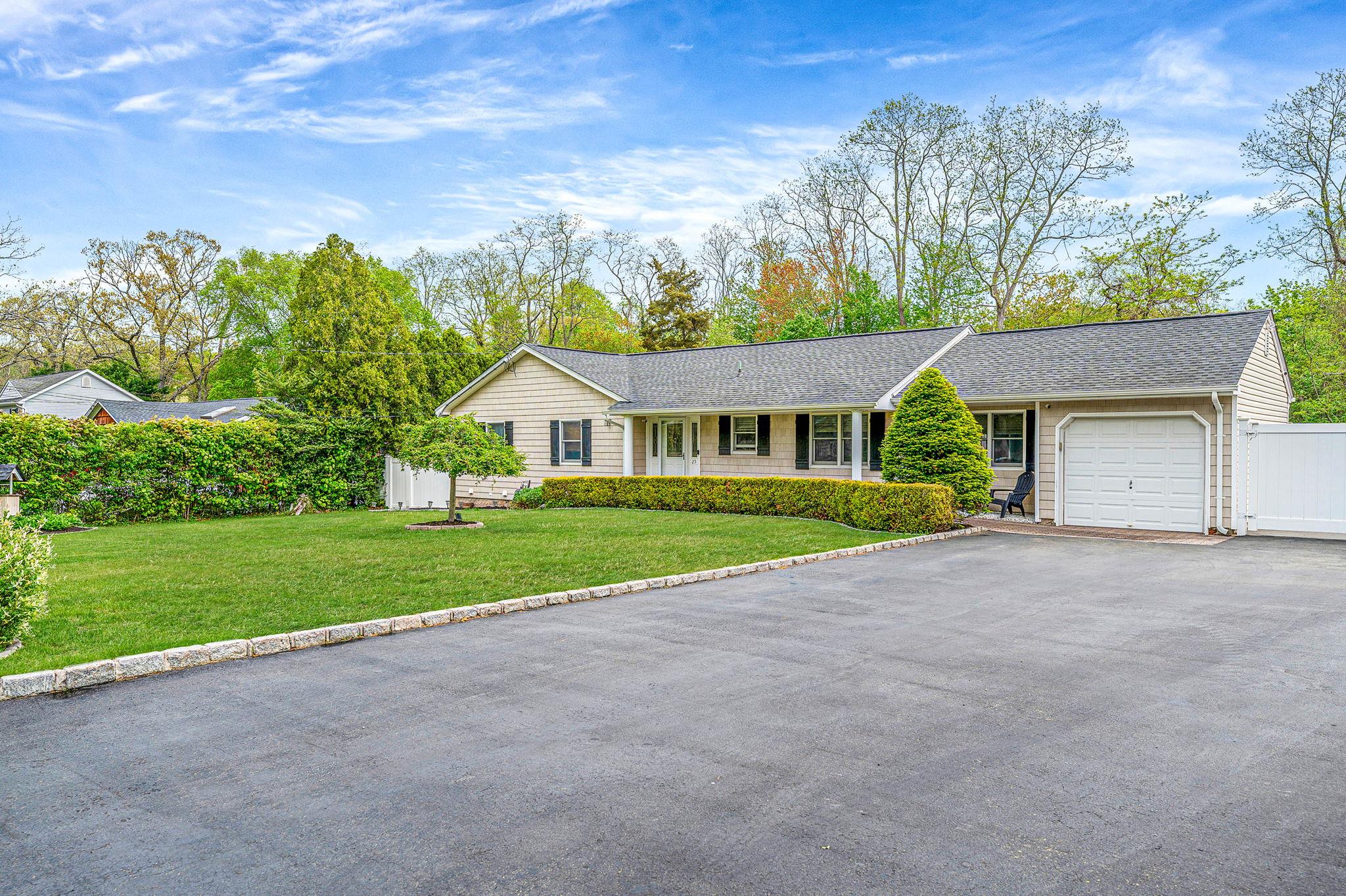 25 Whitewood Drive, Rocky Point, New York image 2