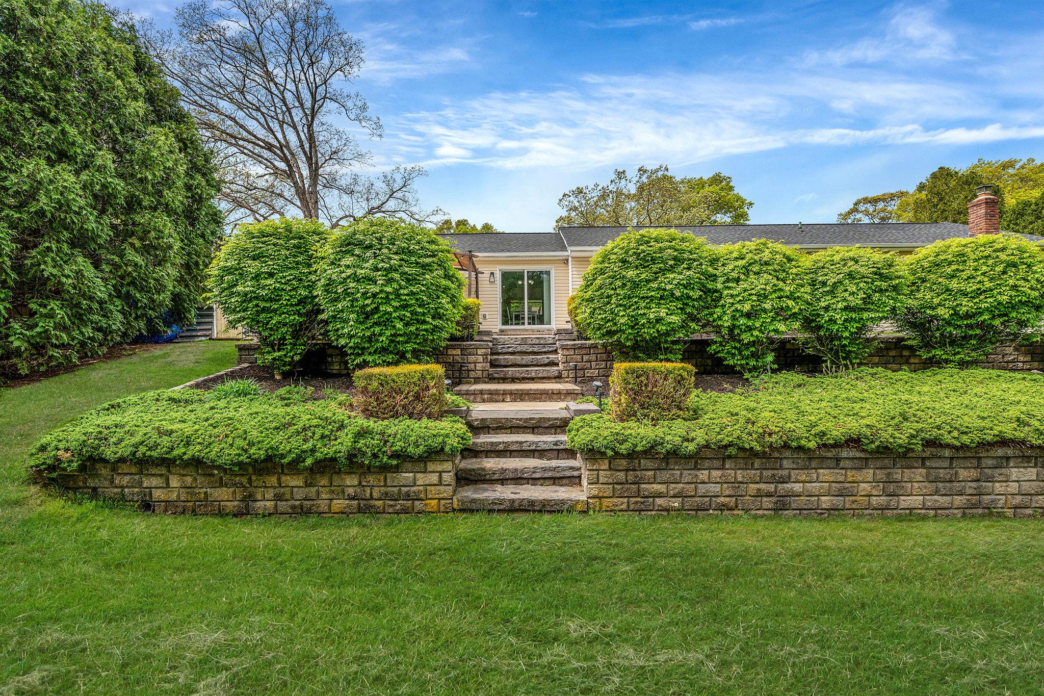 25 Whitewood Drive, Rocky Point, New York image 13
