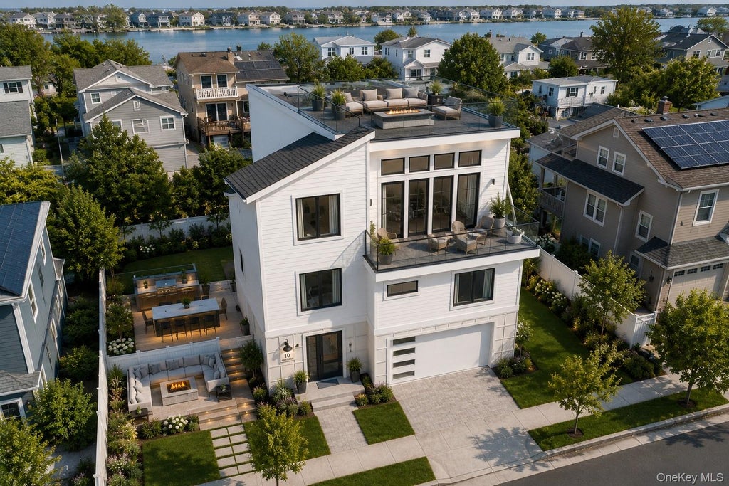 Photo of 10 Kirkwood Street, Long Beach, NY 11561 (MLS # 997212)