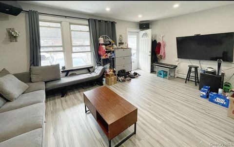 5423 153st Flushing NY 11355