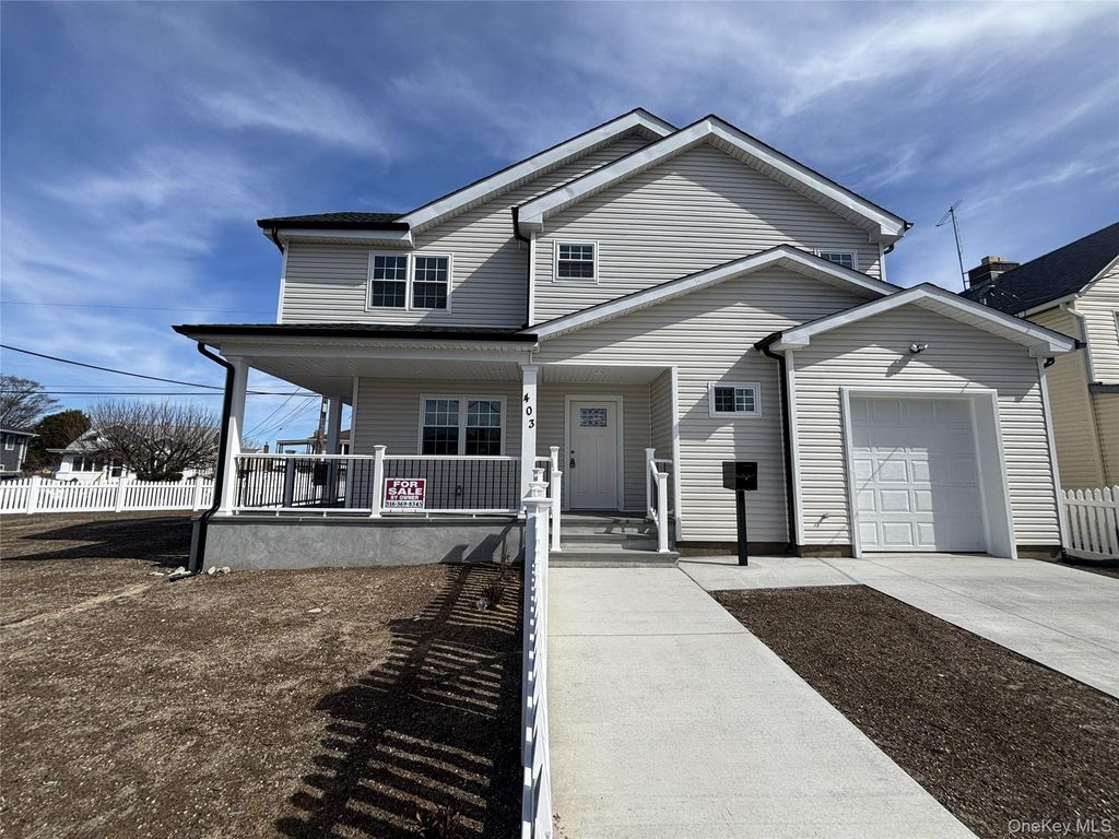 Photo of 403 S Bayview Avenue, Freeport, NY 11520 (MLS # 954562)