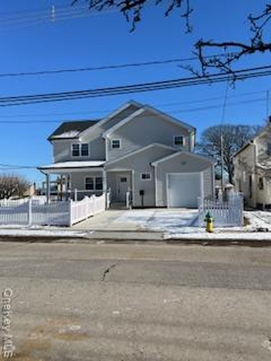 Photo of 403 S Bayview Avenue, Freeport, NY 11520 (MLS # 954562)