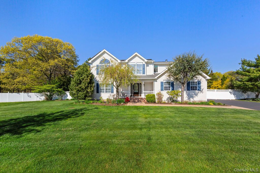 Photo of 47 Jordan Drive, Medford, NY 11763 (MLS # 1002944)