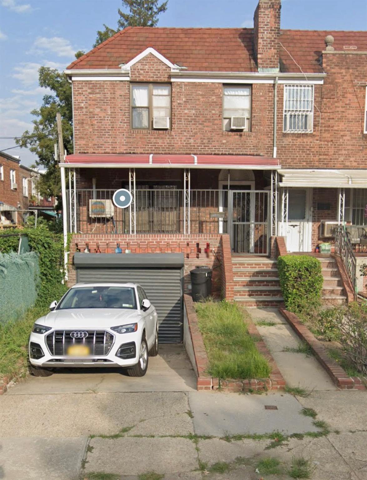 146th Place, Flushing, Queens, NY - 3 Bedrooms  
3 Bathrooms  
8 Rooms - 