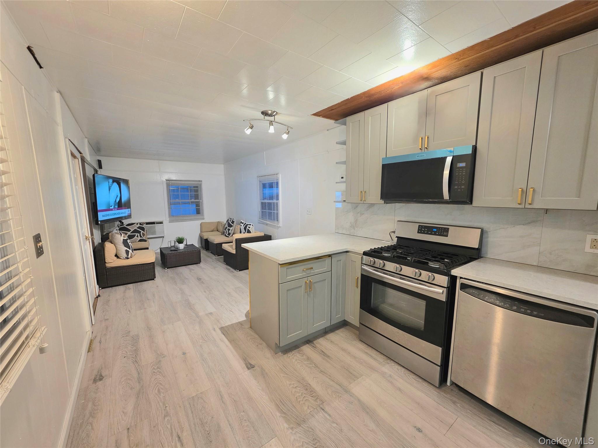 525 Riverleigh Ave C7