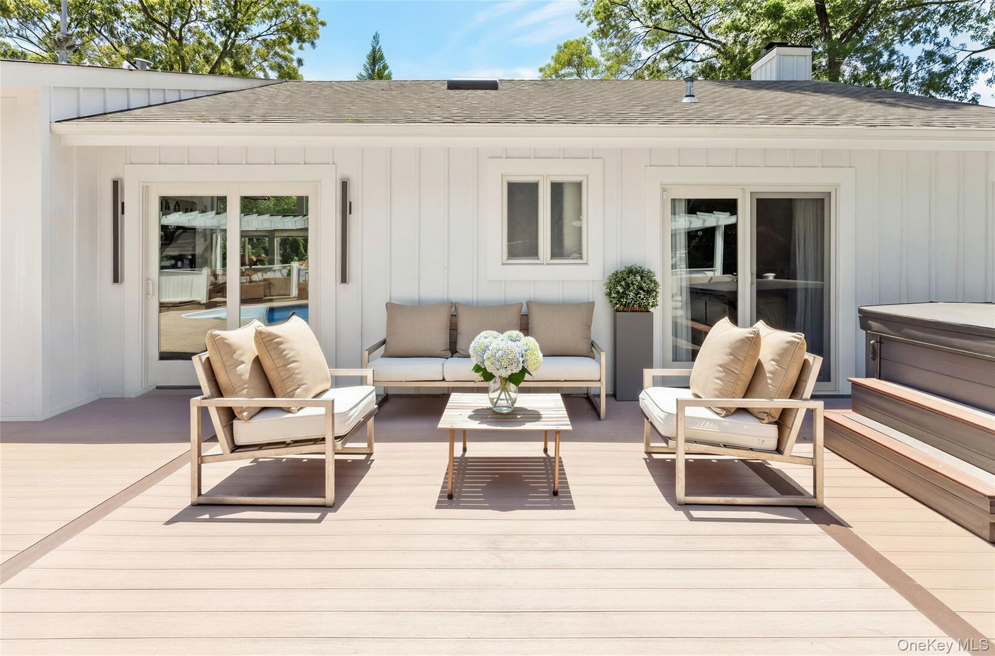 18 Squires Avenue
