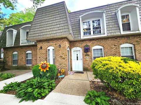Photo of 655 Middle Country Road #2H2, Coram, NY 11727 (MLS # 1010340)
