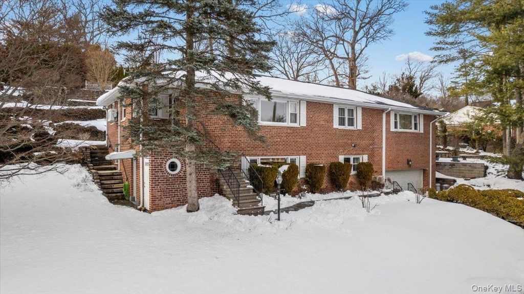 Photo of 15 Chauncey Street, Tuckahoe, NY 10707 (MLS # 964026)