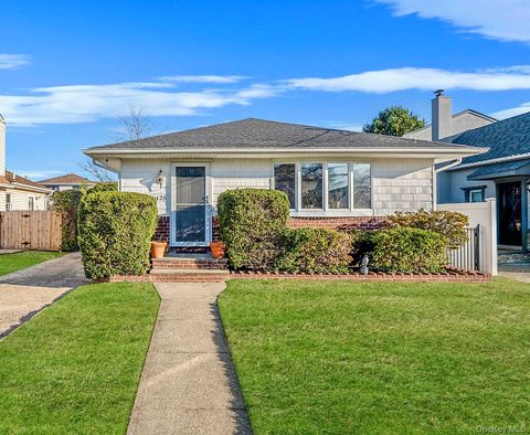 425 Jackson Street Oceanside NY 11572