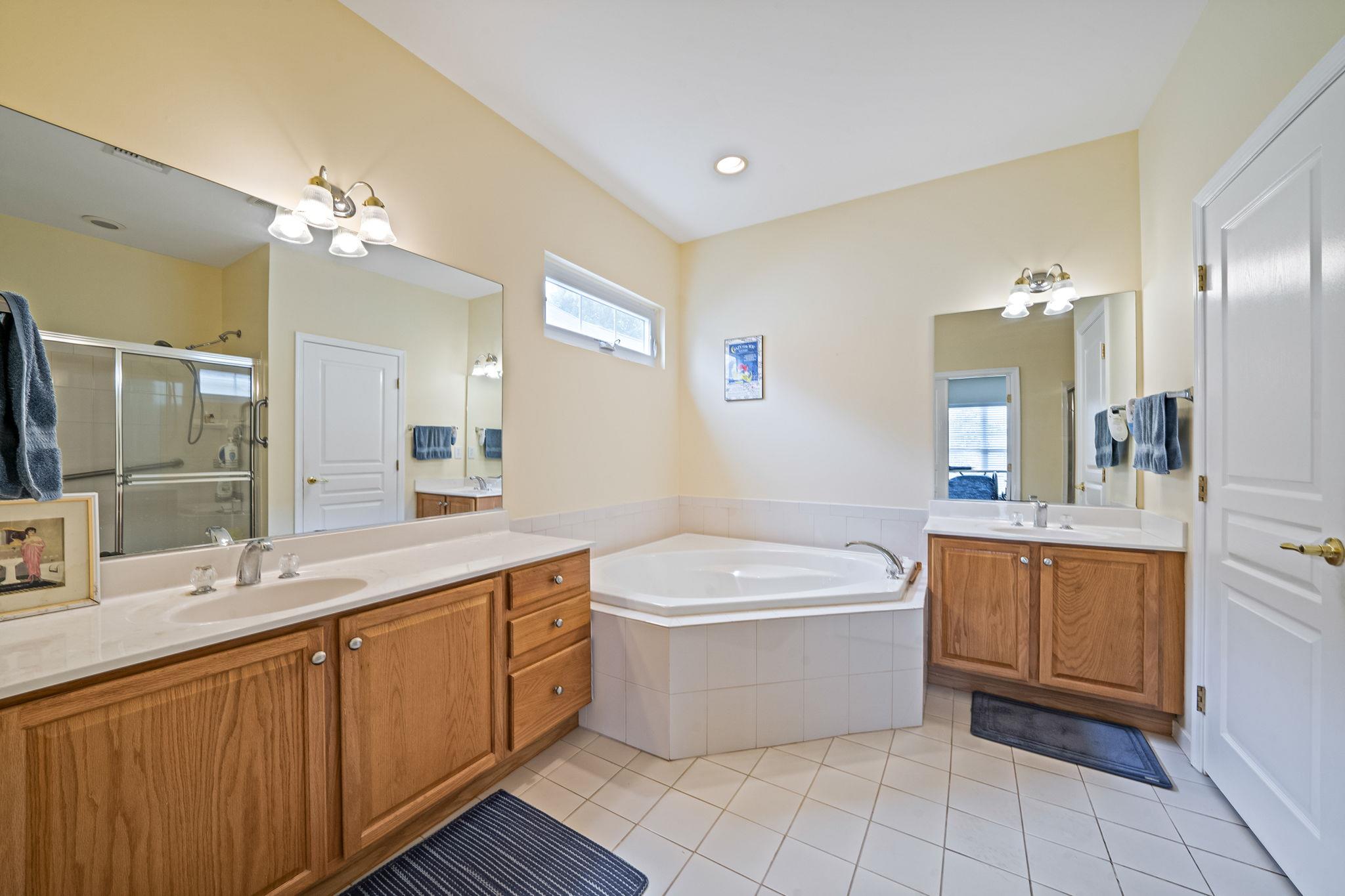 105 Louden Loop, Mount Sinai, New York image 24