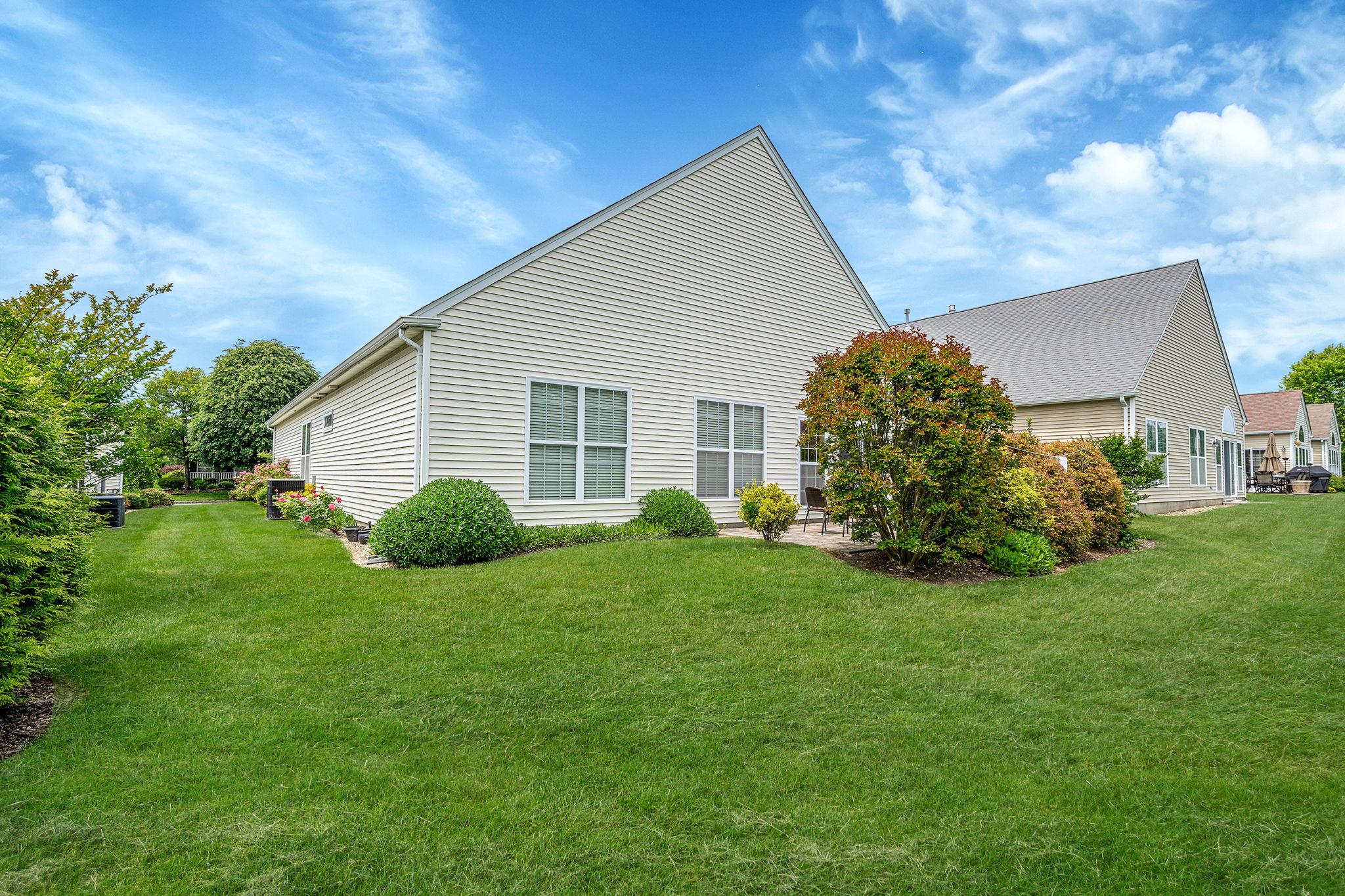 105 Louden Loop, Mount Sinai, New York image 35