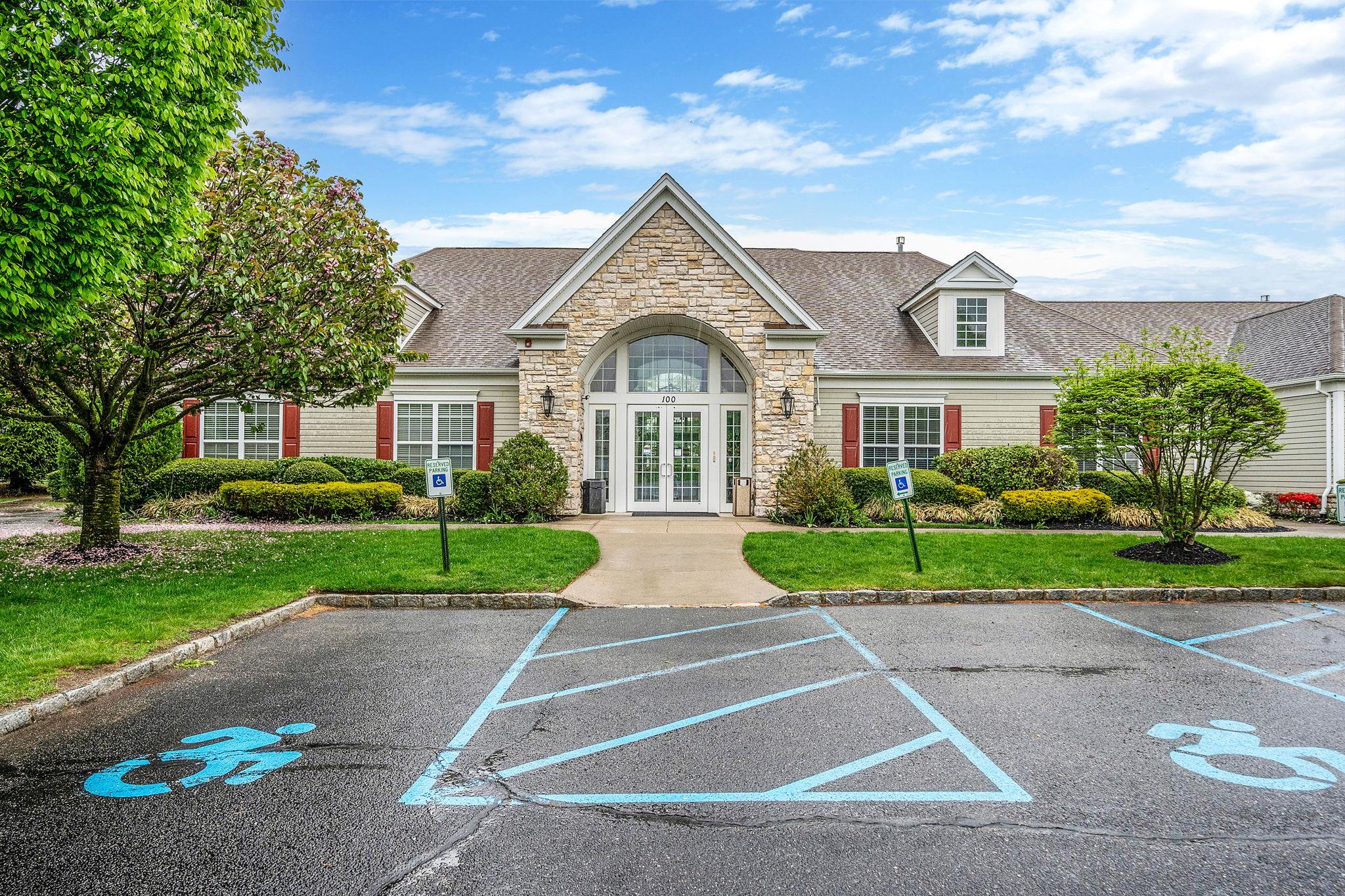 105 Louden Loop, Mount Sinai, New York image 36