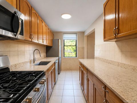 Condo For Sale - 19-48 80 Street #1<br/> Astoria, NY 11370