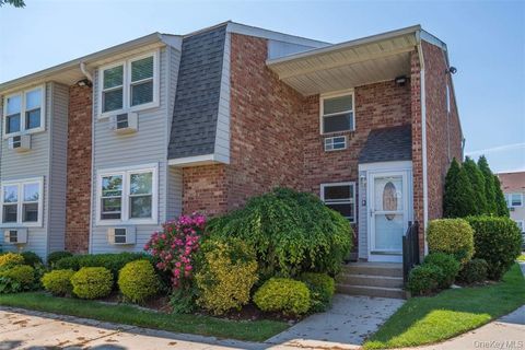 Homes For Sale - 190 Millard Avenue #190<br/> West Babylon, NY 11704