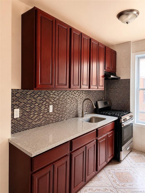 Apartment For Rent - 1939 Ellis Avenue<br/> Bronx County, Bronx, NY 10472