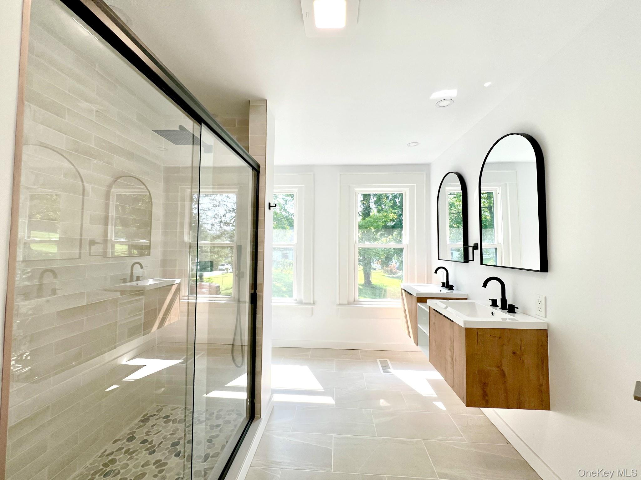 Poughkeepsie, New York 12601, United States, 2 Bedrooms Bedrooms, ,1 BathroomBathrooms,Residential,Active,189115