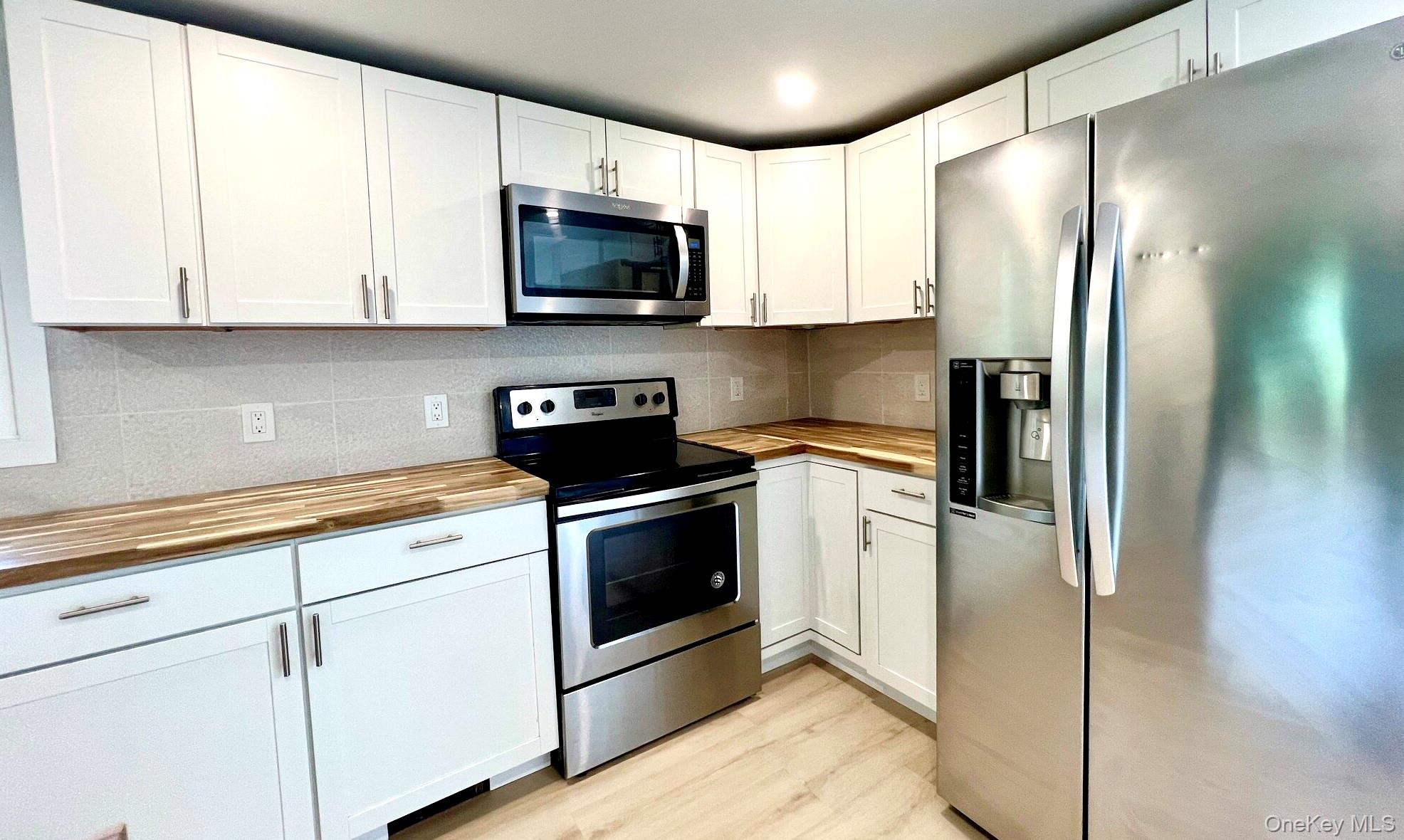 Poughkeepsie, New York 12601, United States, 2 Bedrooms Bedrooms, ,1 BathroomBathrooms,Residential,Active,189115