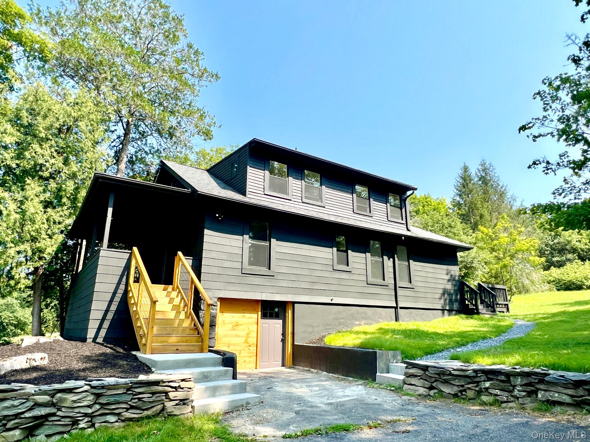 Poughkeepsie, New York 12601, United States, 2 Bedrooms Bedrooms, ,1 BathroomBathrooms,Residential,Active,189115