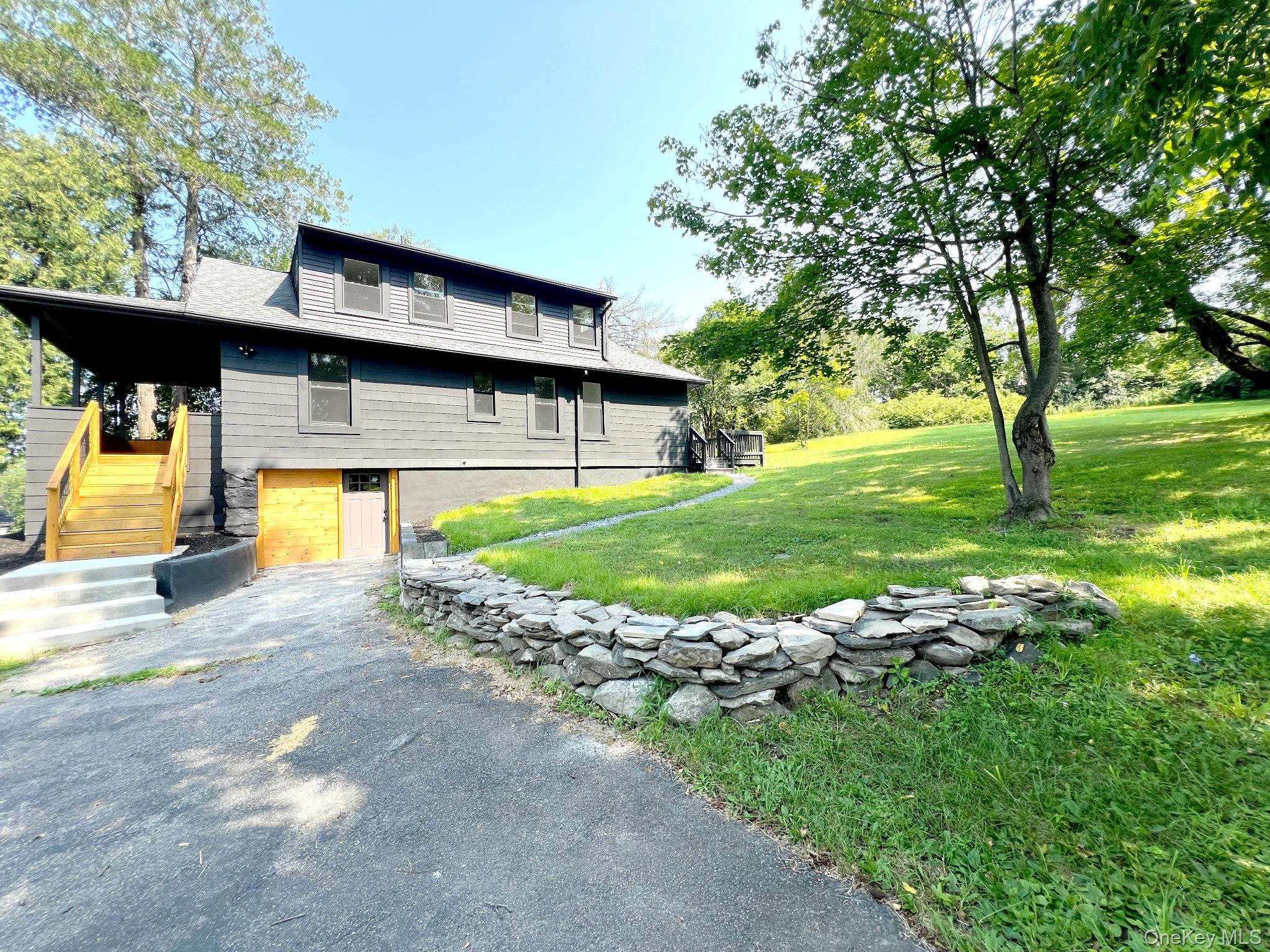 Poughkeepsie, New York 12601, United States, 2 Bedrooms Bedrooms, ,1 BathroomBathrooms,Residential,Active,189115