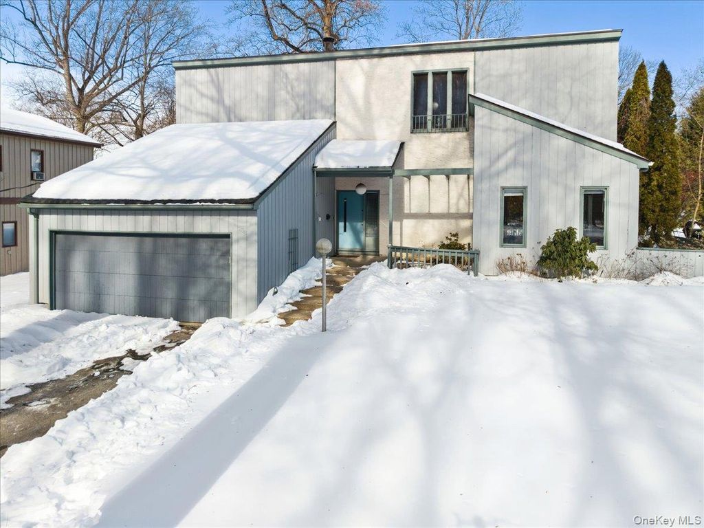 Photo of 206 Emerson Avenue, Hartsdale, NY 10530 (MLS # 958020)