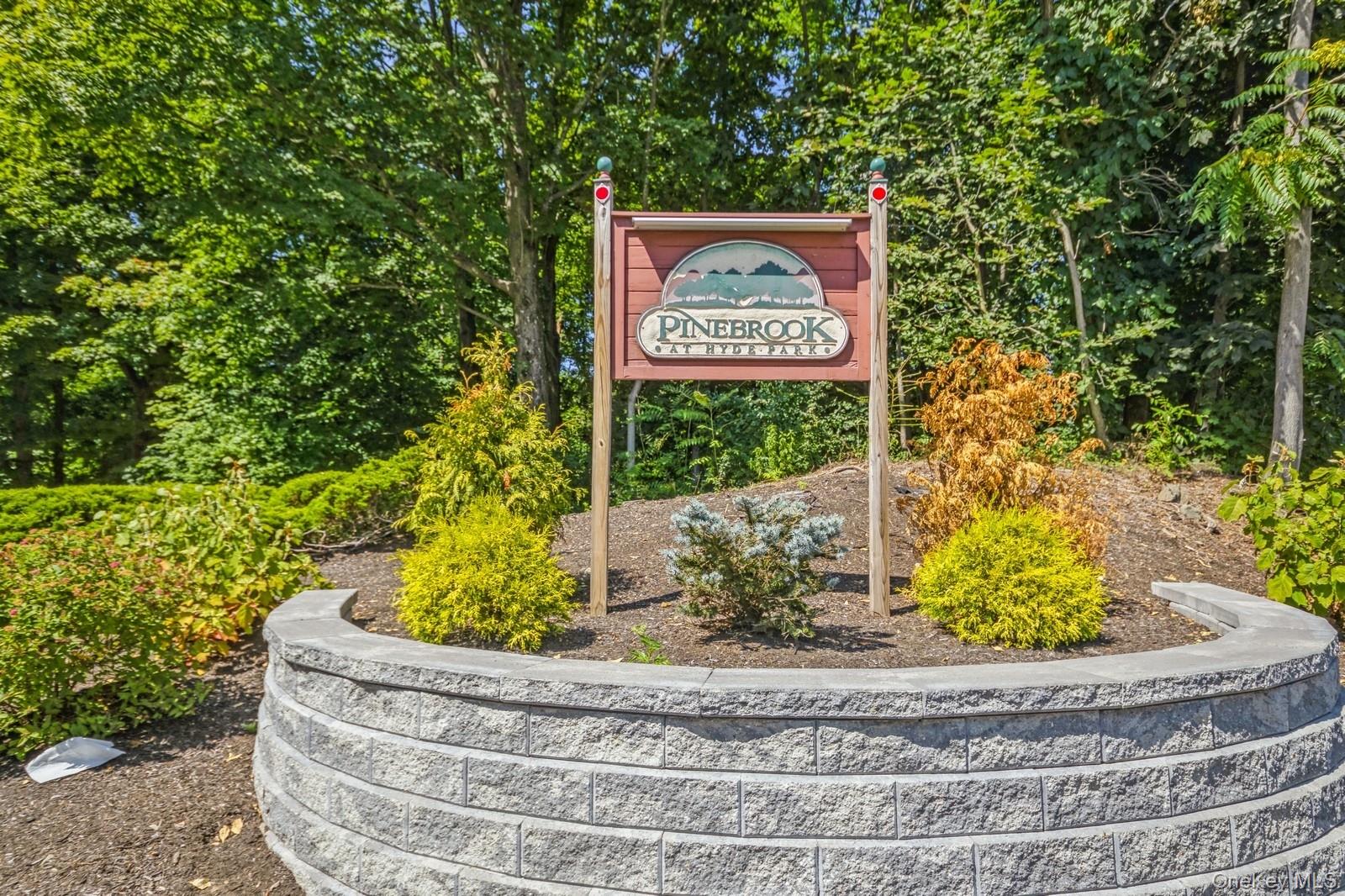 Hyde Park, New York 12538, United States, 2 Bedrooms Bedrooms, ,3 BathroomsBathrooms,Residential,Pending,195579