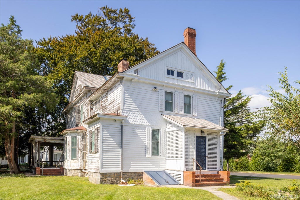 Photo of 440 1st Street, Greenport, NY 11944 (MLS # 1056150)