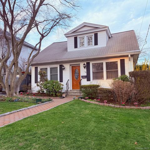 Photo of 35 Chase Avenue, White Plains, NY 10606 (MLS # 984460)