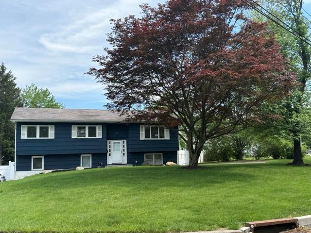 76 Amundsen Lane, New City, New York image 2