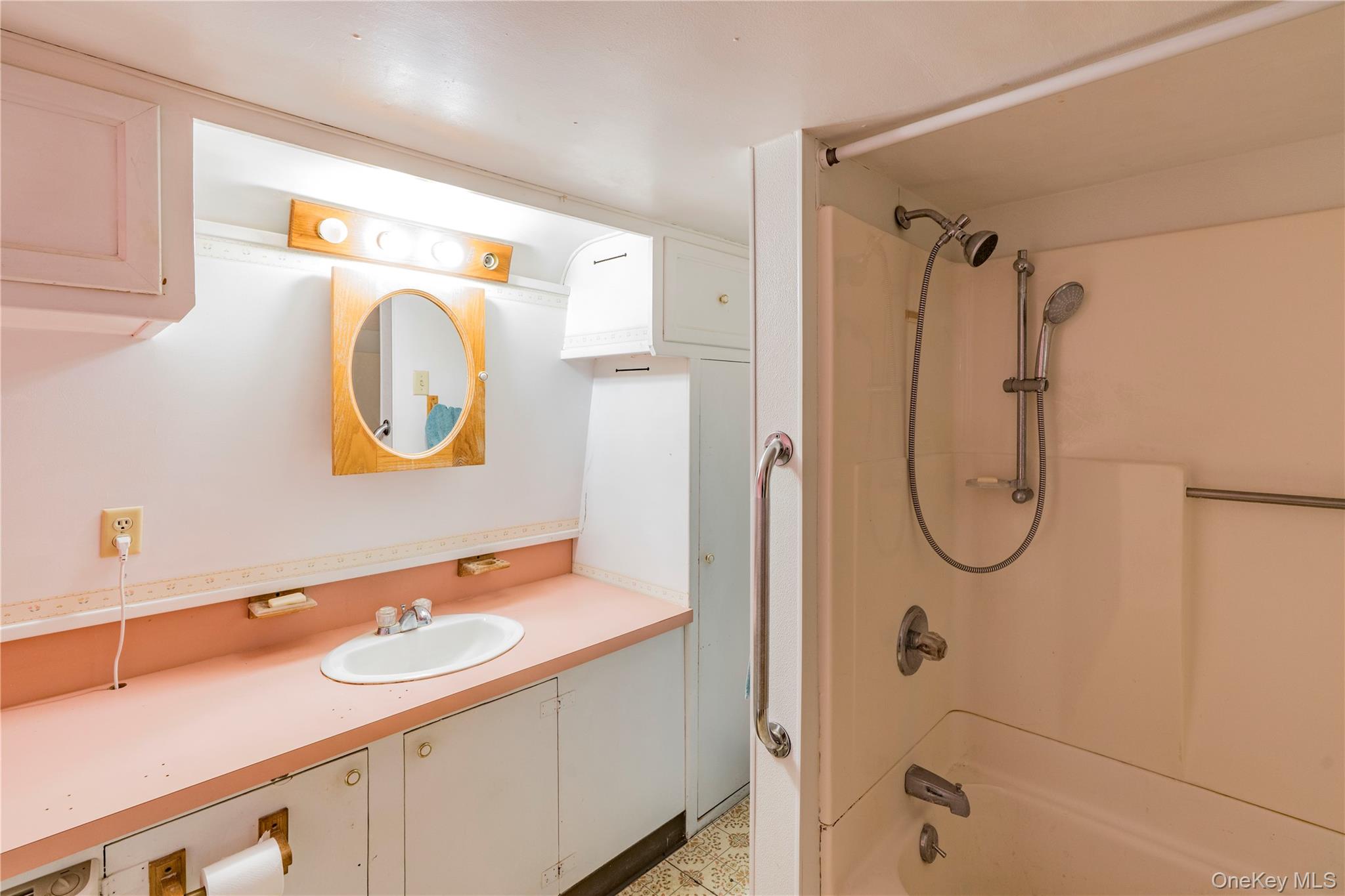 Red Hook, New York 12571, United States, ,Commercial,Active,197293