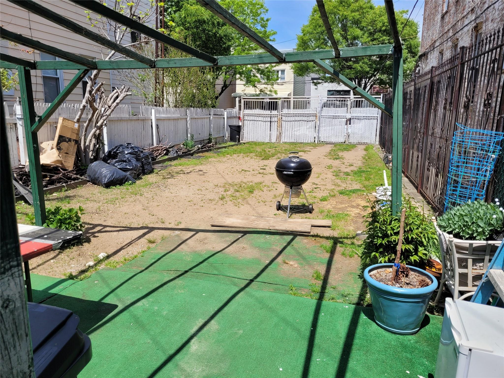 3039 Fulton Street