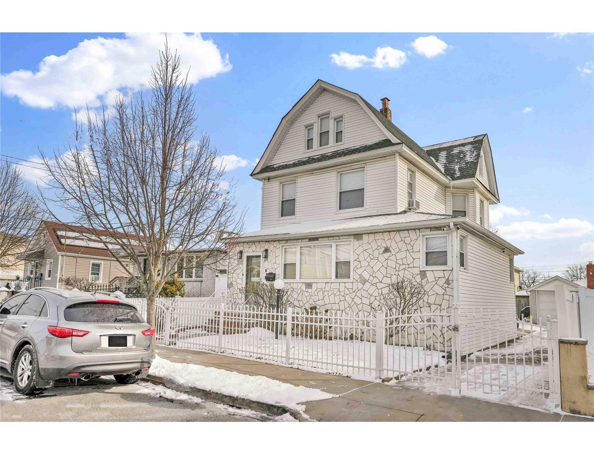 Property for Sale at 221st Street, Springfield Gardens, Queens, NY - Bedrooms: 5 
Bathrooms: 3  - $1,000,000